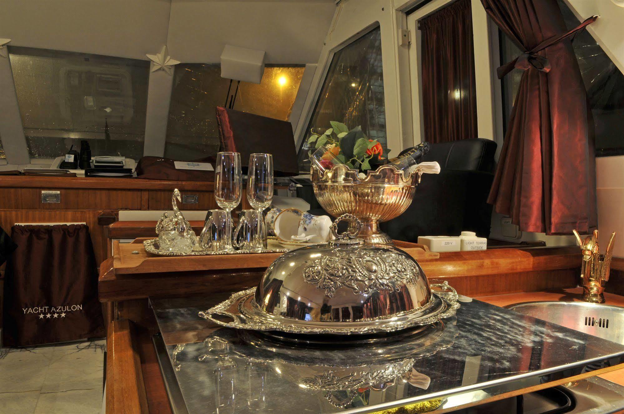 Maria Callas Yachthotel Ротердам Екстериор снимка